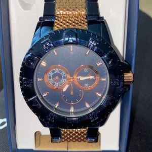 Men’s blue and gold watch